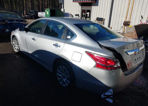 2015 Nissan Altima 2.5/2.5 S/2.5 Sl/2.5 Sv из США, поврежденный, VIN 1N4AL3AP8FC164408